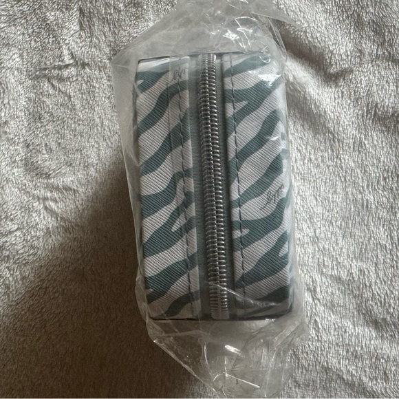 Milly Traveling Jewelry Case - Picture 5 of 6